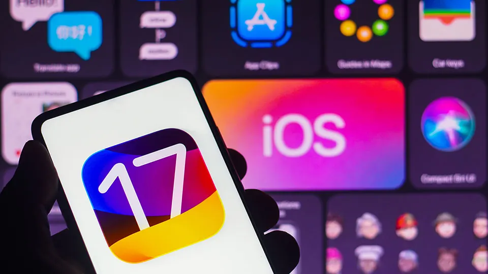 Эта настройка iOS 17 превращает iPhone в идеальный бабушкофон. Как её включить?