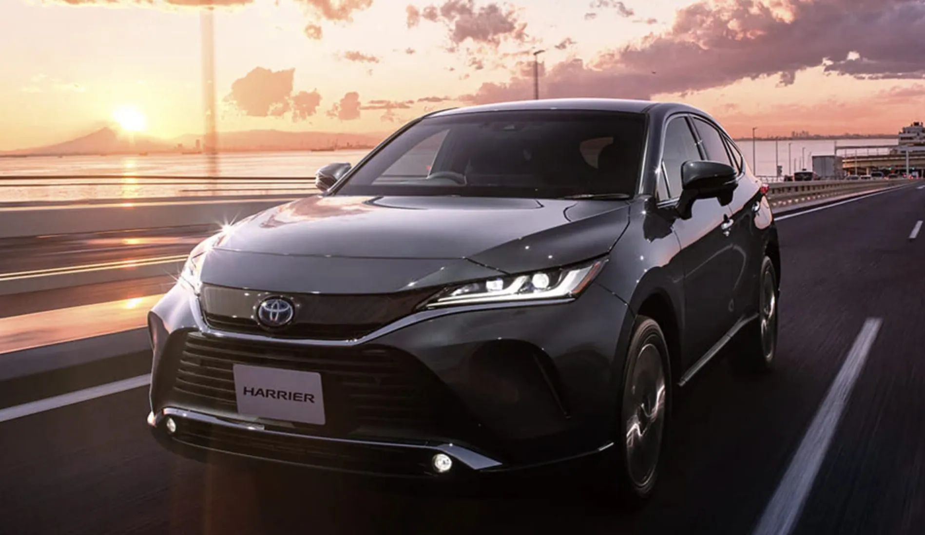 Кроссовер Toyota подешевел на миллион за год. У него отличный прайс даже для России