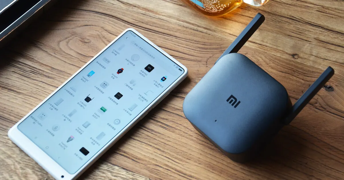 Топовый гаджет Xiaomi для прокачки домашнего Wi-Fi рухнул в цене. С ним ваша сеть будет ловить даже в соседнем доме