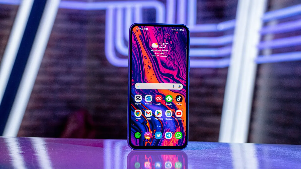 Главный середняк Samsung подешевел в России. Теперь его однозначно стоит брать