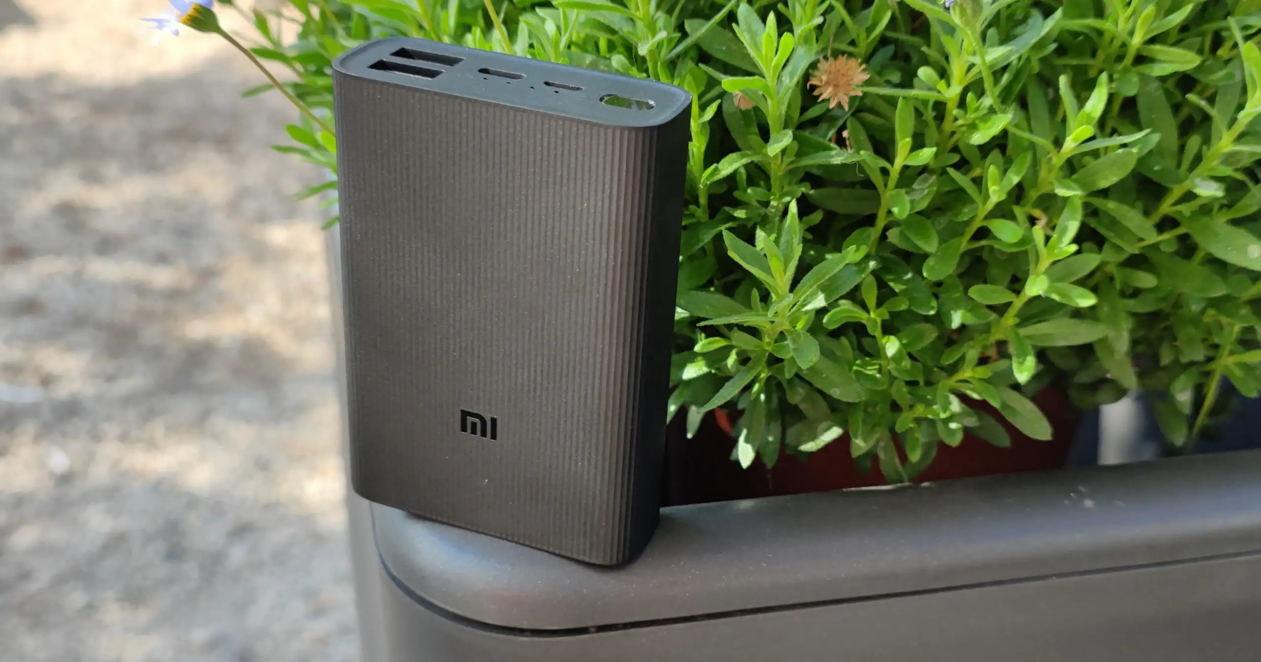 7 топовых пауэрбанков, которые точно стоит брать. От компактного Xiaomi до монструозного Baseus