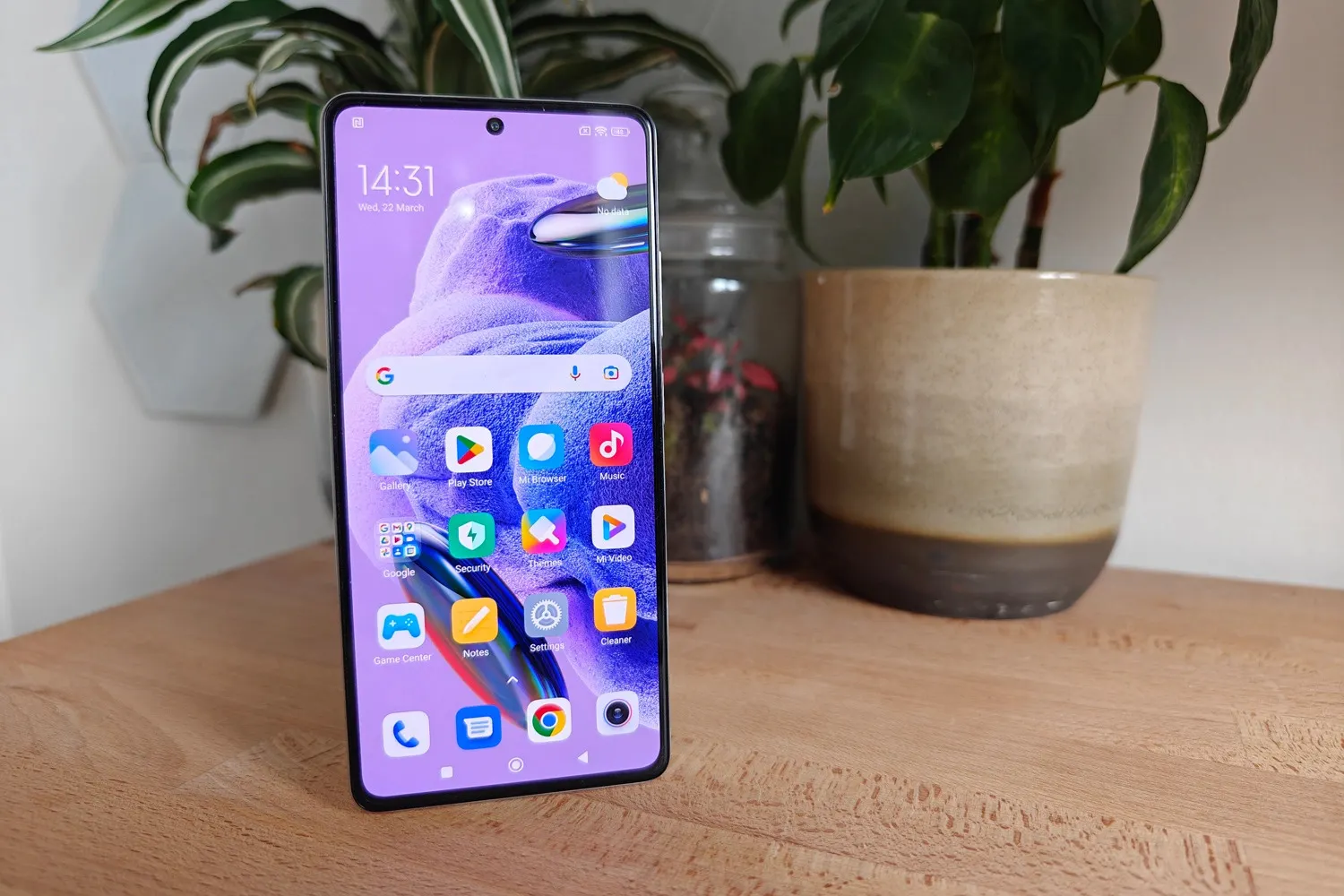 Топовый Xiaomi Redmi попал под акцию. У него крутой экран, 200-мегапиксельная камера и реактивная зарядка