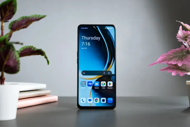 Дерзкий середняк OnePlus подешевел в России. Это один из самых сбалансированных девайсов бренда