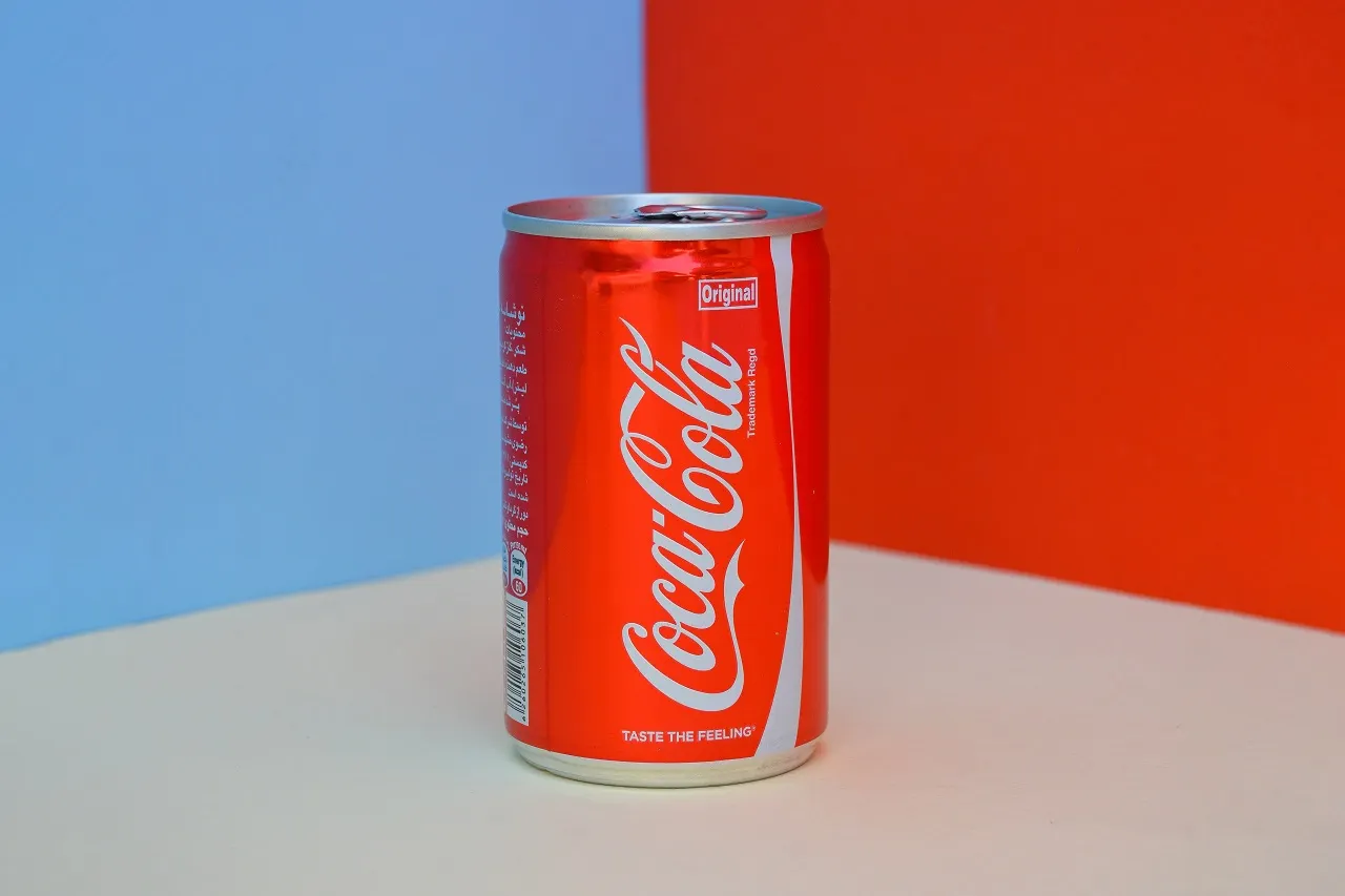 Чем Coca-Cola из Ирана хуже оригинальной? Присмотритесь к дизайну банки