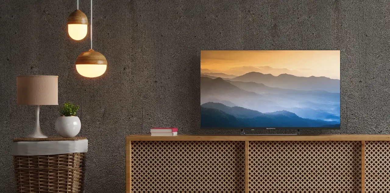 Нашли отличный безрамочный телевизор с Android TV за копейки. Просто шикарный вариант для кухни или дачи