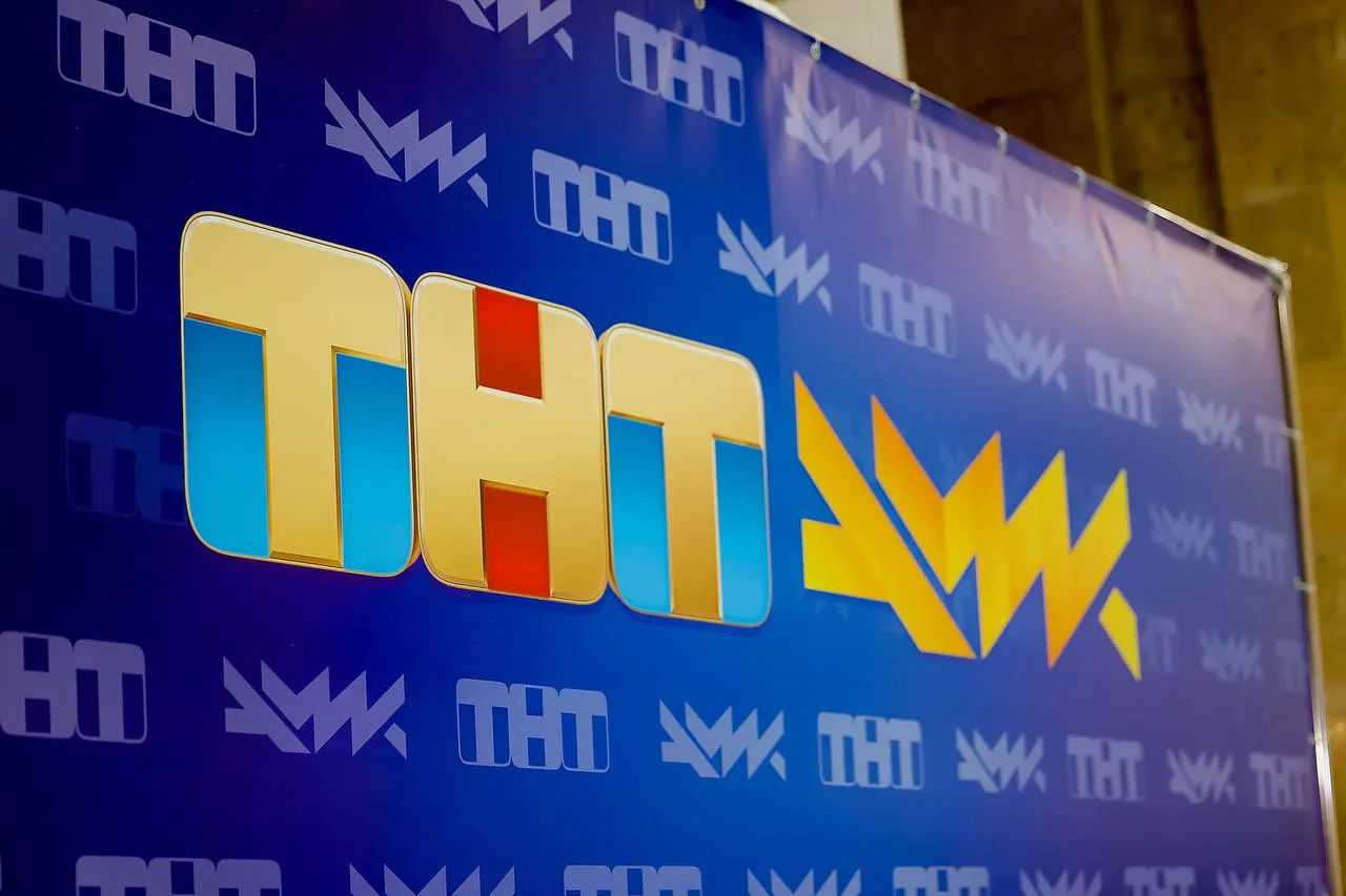 Новый КВН на ТНТ, похоже, переименуют. Участники уже снимают визитки, для шоу подобрали первого наставника