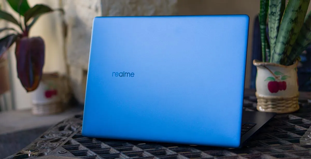 Этот Realme — один из лучших клонов MacBook Air на рынке. Вариант с 2K-экраном и сверхбыстрой зарядкой