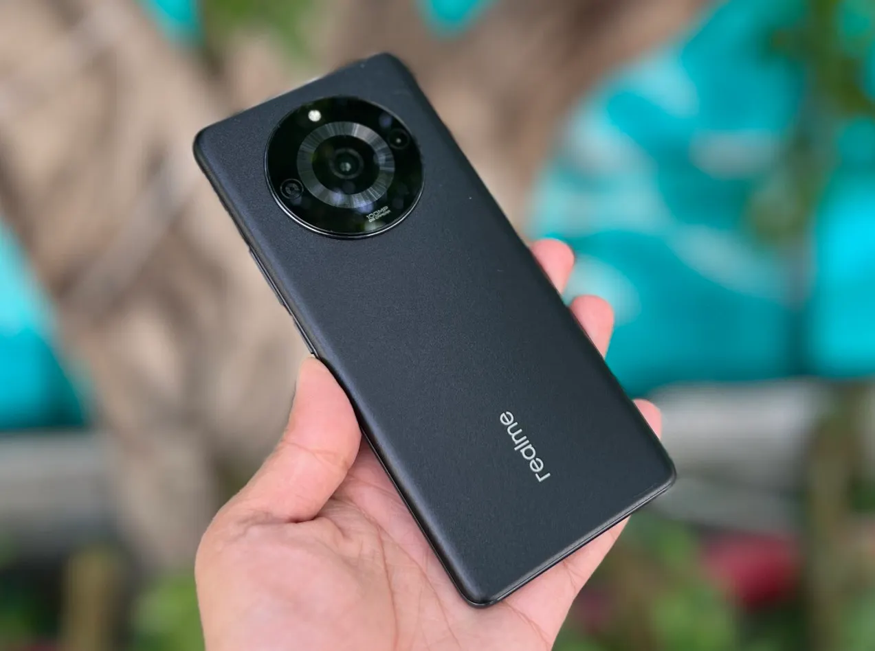 Realme 11 Pro — будущий бестселлер бренда. Стильный аппарат с шикарным экраном