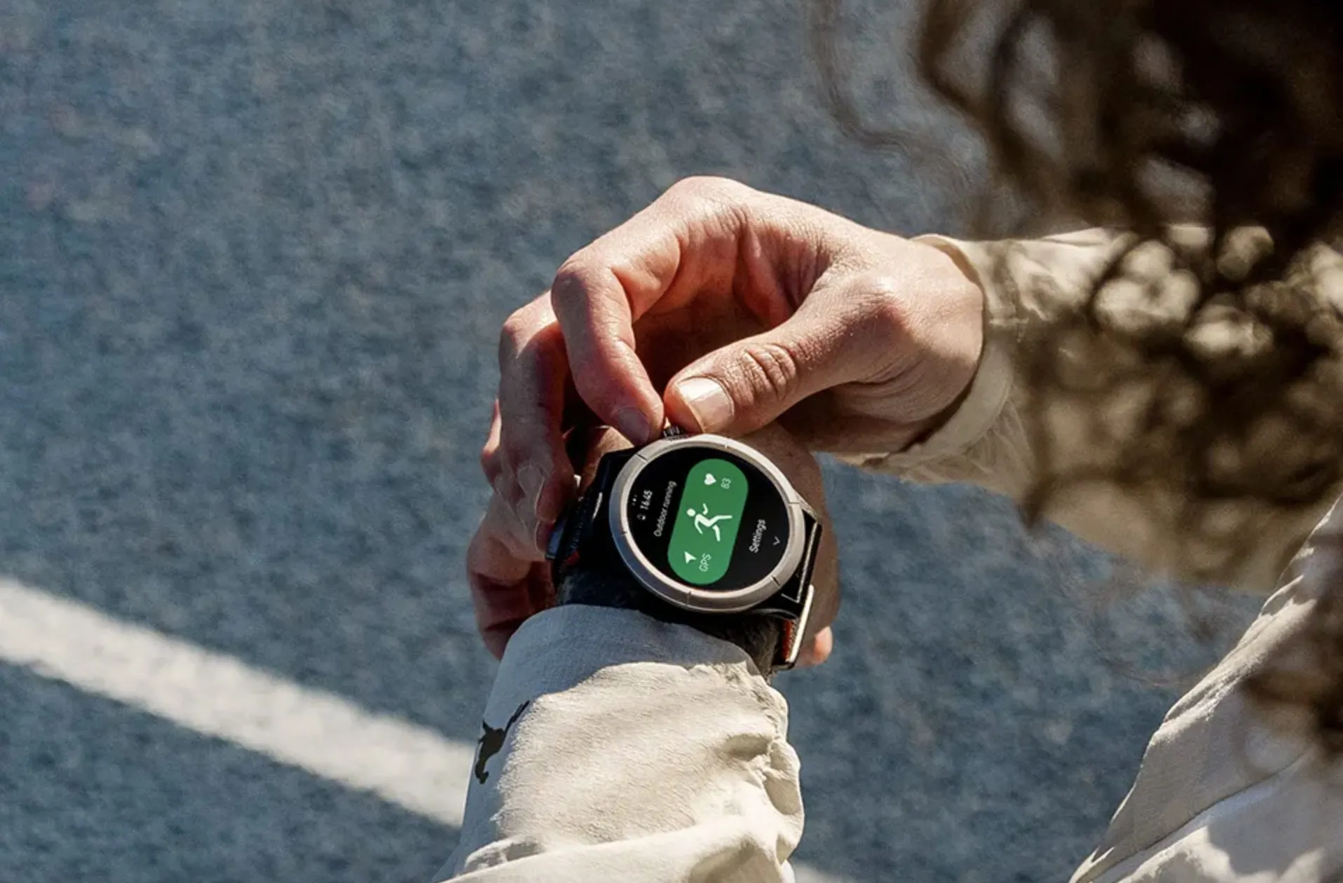 Крутейшие беговые часы Amazfit Cheetah Pro отдают со скидкой. Это элитная модель с титановой рамкой