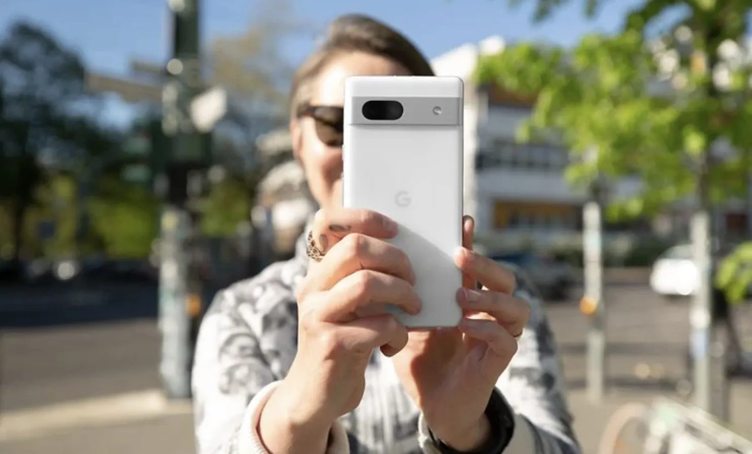 Google Pixel 7a появился в России. Как взять в полтора раза дешевле?