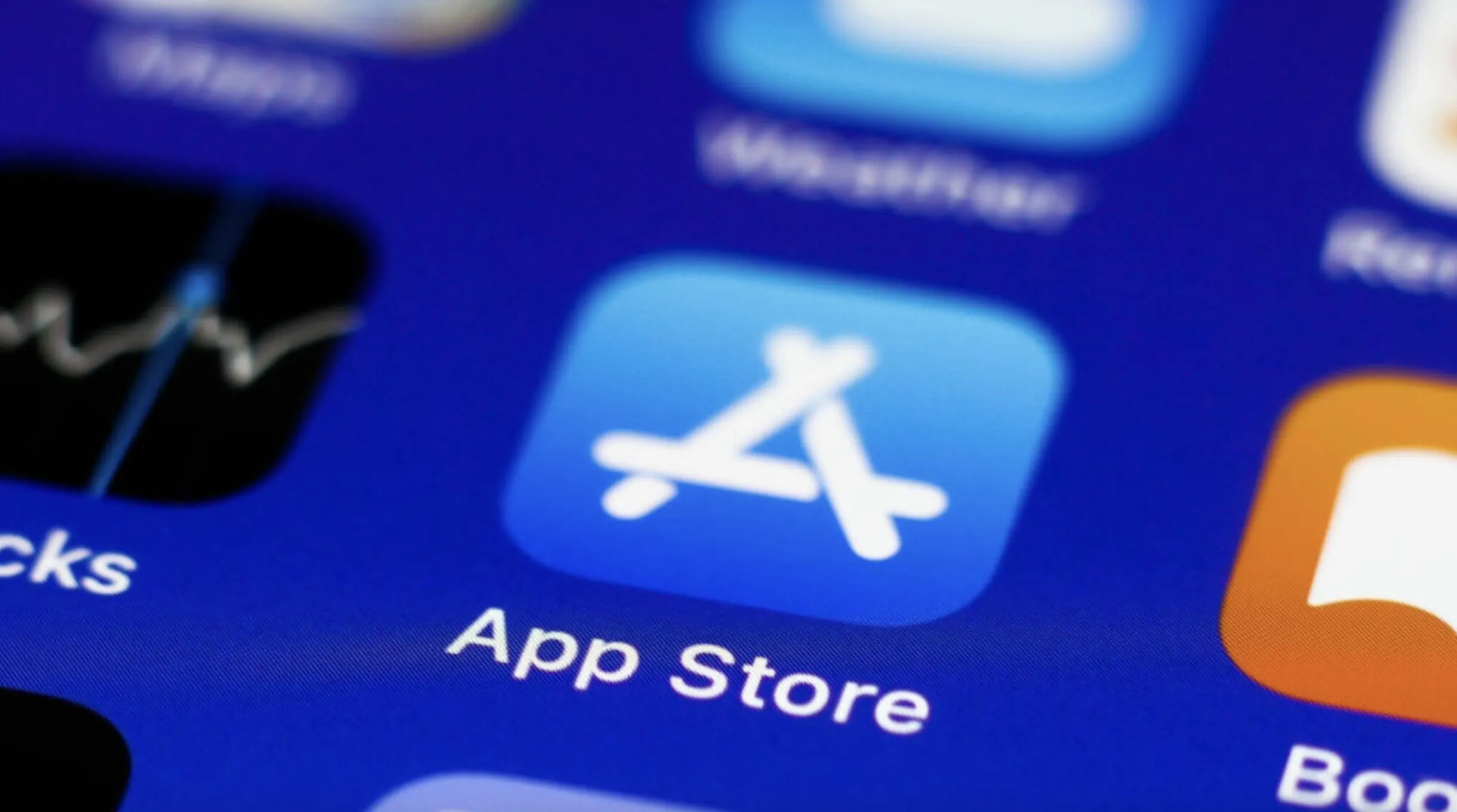 Нужно срочно положить деньги на Apple ID. Потом будет поздно
