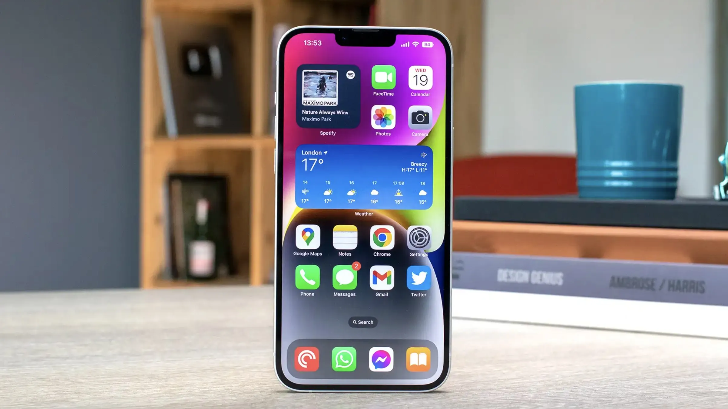 Лучший iPhone до 100 тысяч. Почему стоит взять именно его?