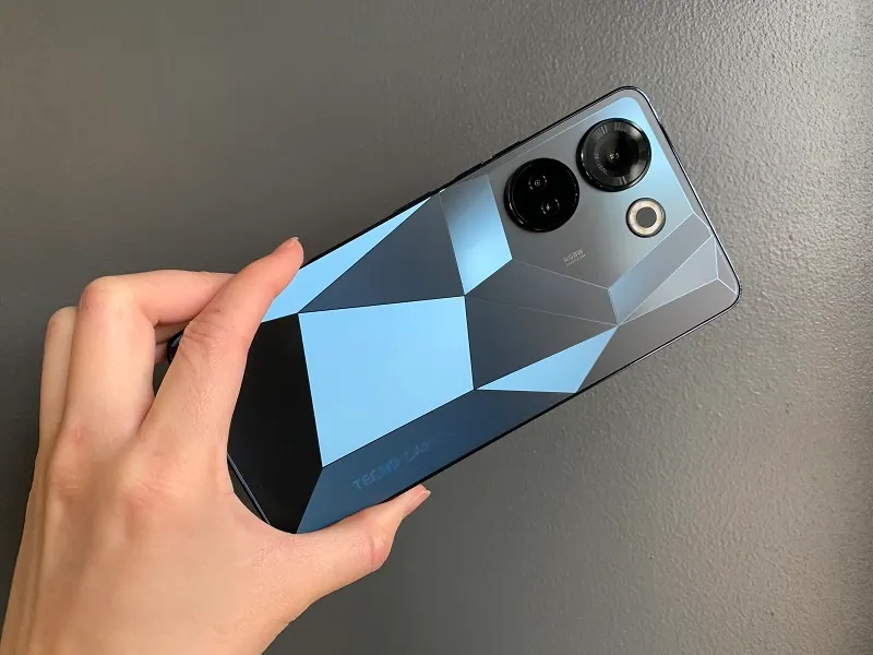 Ни за что не берите этот Tecno. Стильный бюджетник, который проигрывает всем конкурентам