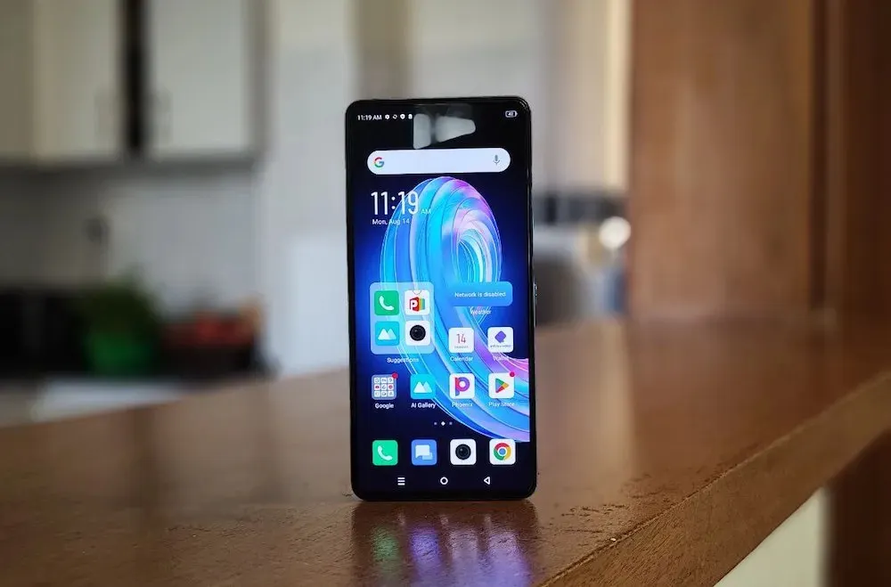 «Аппарат шикарный». Середняк Infinix покорил российский рынок