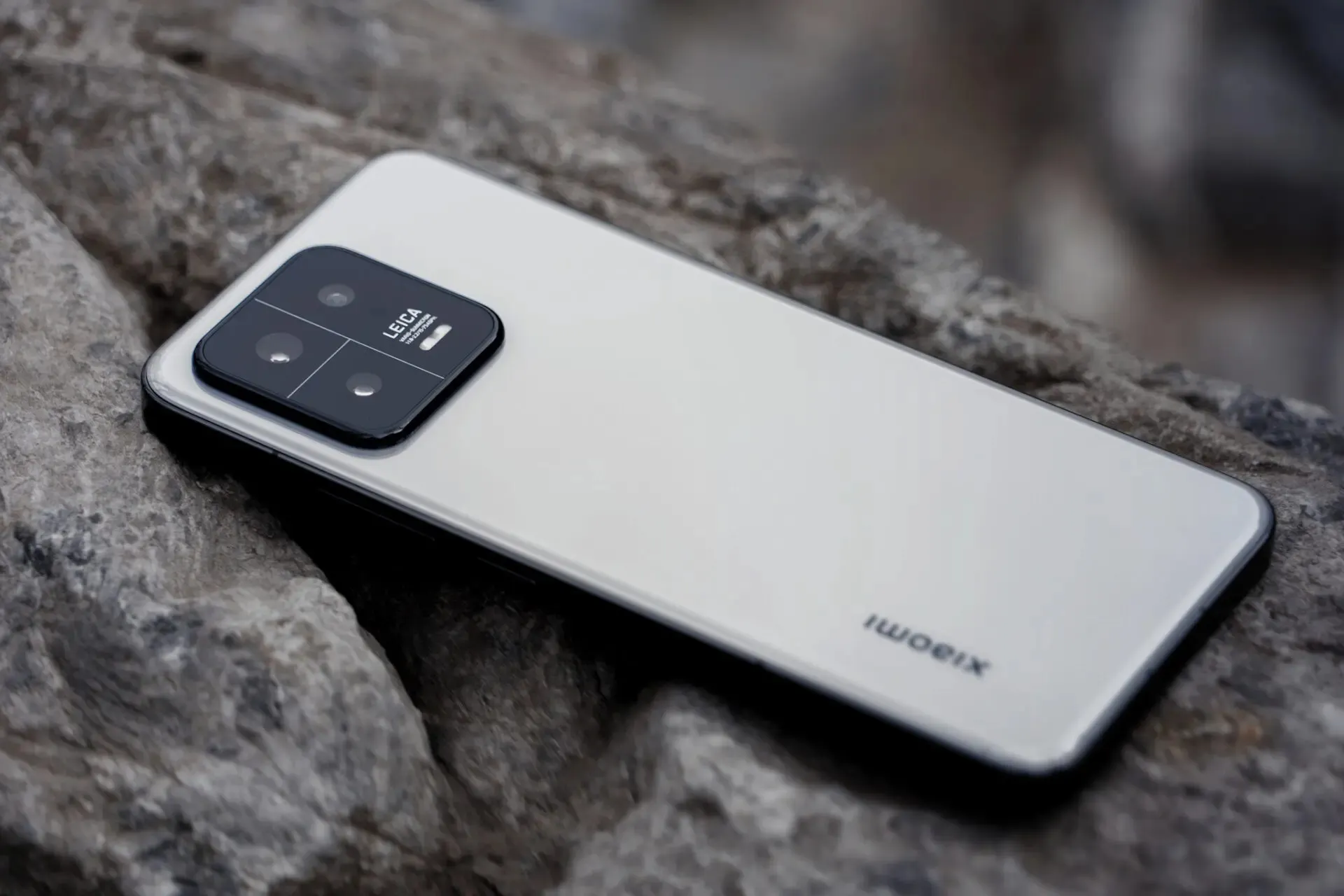 Забираем Xiaomi 13 с жирной скидкой. Это один из главных флагманов бренда