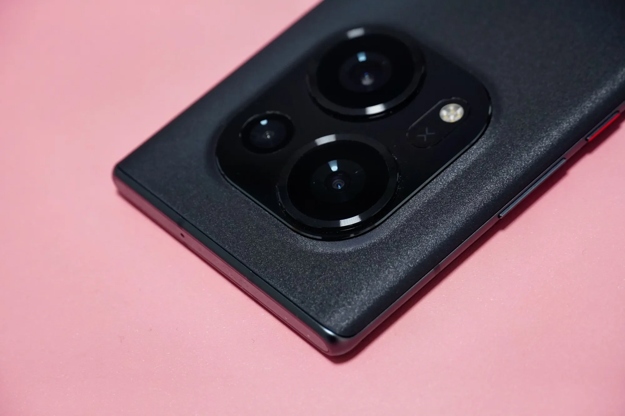 Недооцененный флагман Tecno подешевел на Маркете. Высокая производительность и отличные камеры на месте