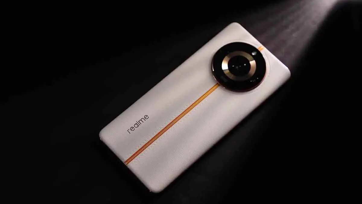 5 лучших смартфонов в пределах 40 тысяч рублей. От флагмана Tecno до стильного Realme