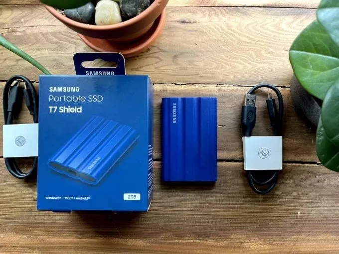 «Чертовски быстрый». Флагманский внешний SSD Samsung с ударопрочным корпусом отдают со скидкой на Маркете