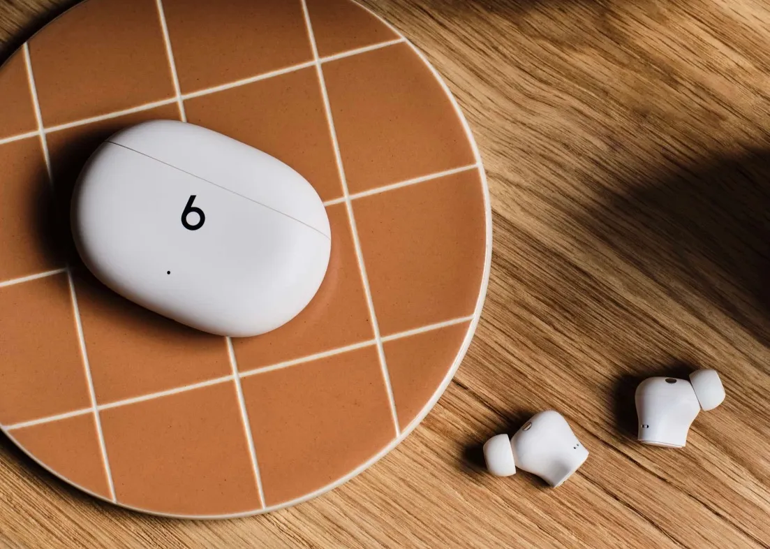 Нашли замену AirPods Pro 2 от самой Apple. Флагманские TWS Beats Studio Buds+ отдают с отличной скидкой