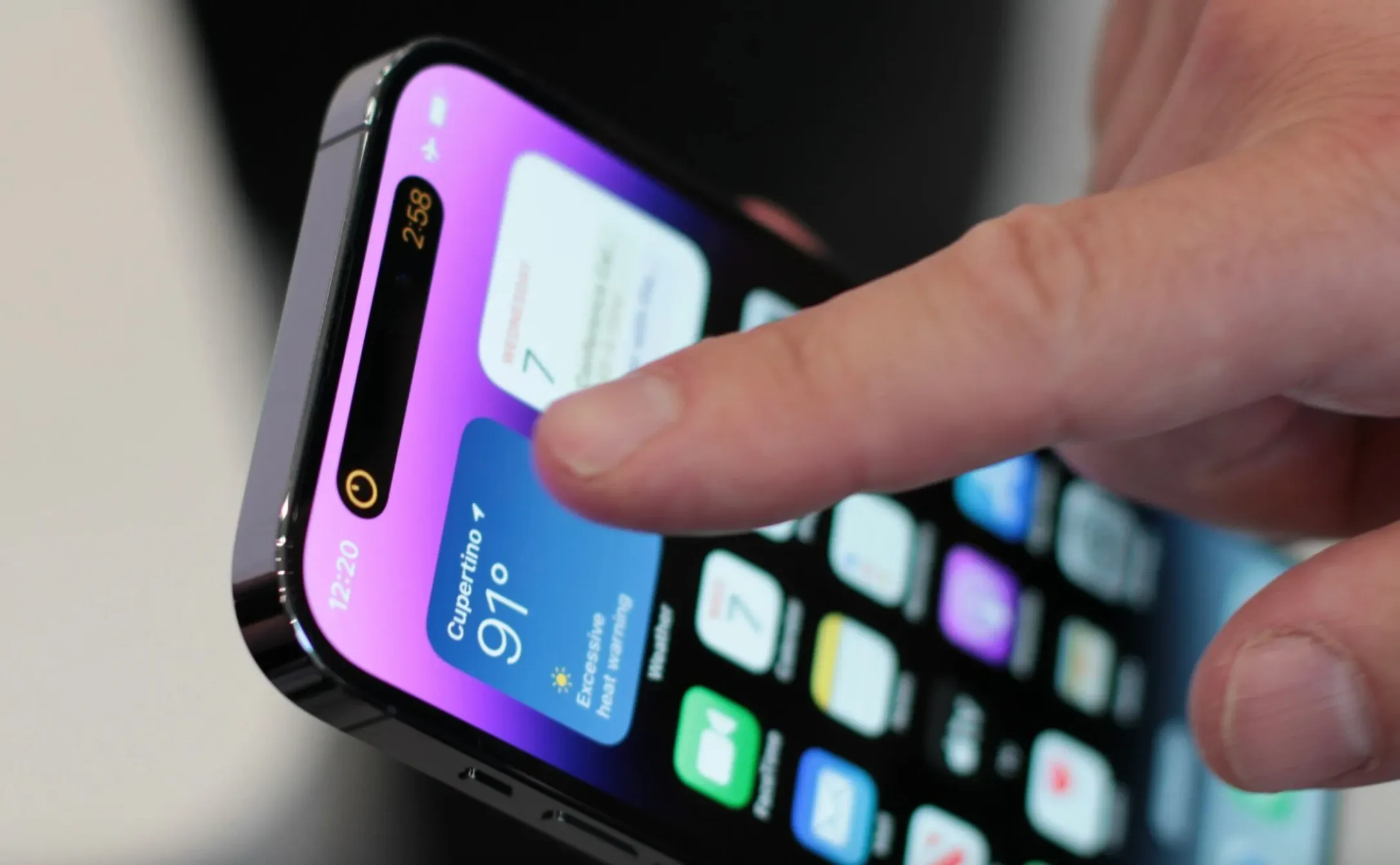 Когда iPhone 15 появится в России? Есть крайне оптимистичный прогноз