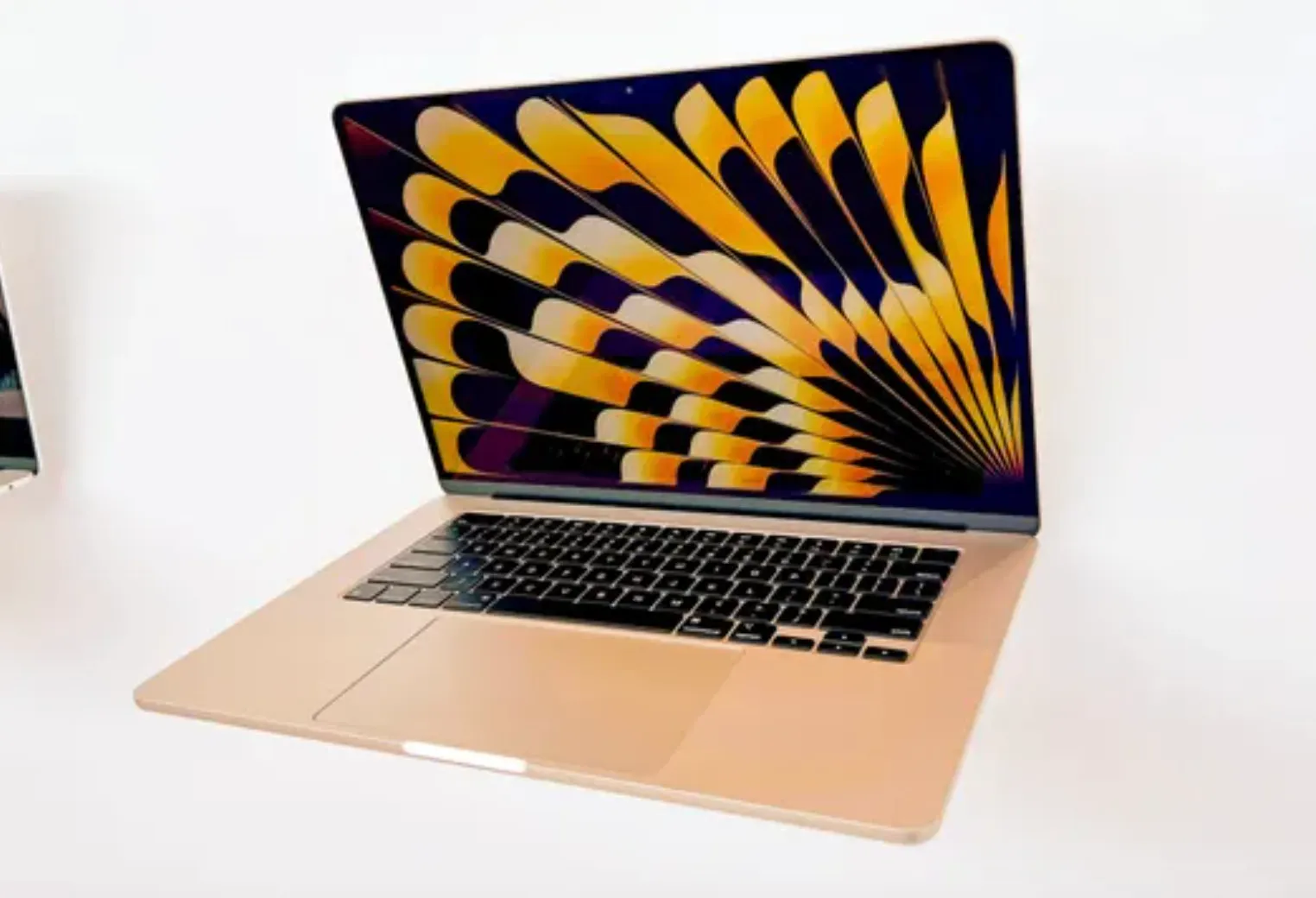 Новые MacBook Air 15 начали продавать со скидкой. Где взять доступные ультрабуки?