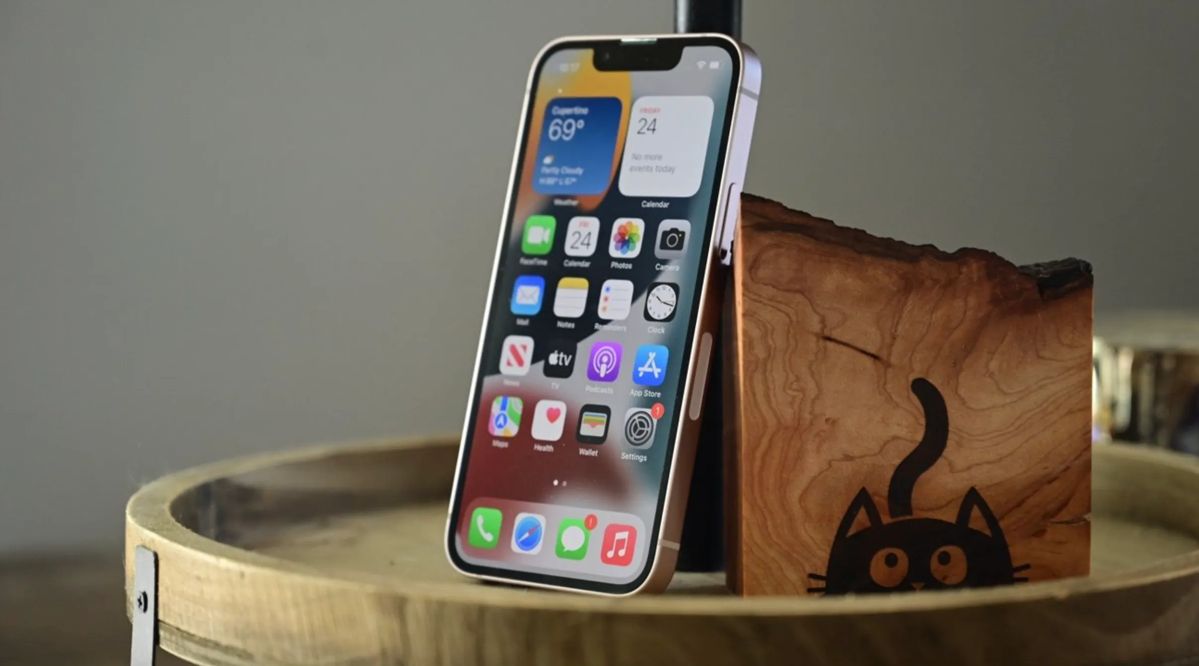 iPhone 13 mini скоро исчезнет с витрин. Его надо срочно брать – это лучший компакт на рынке
