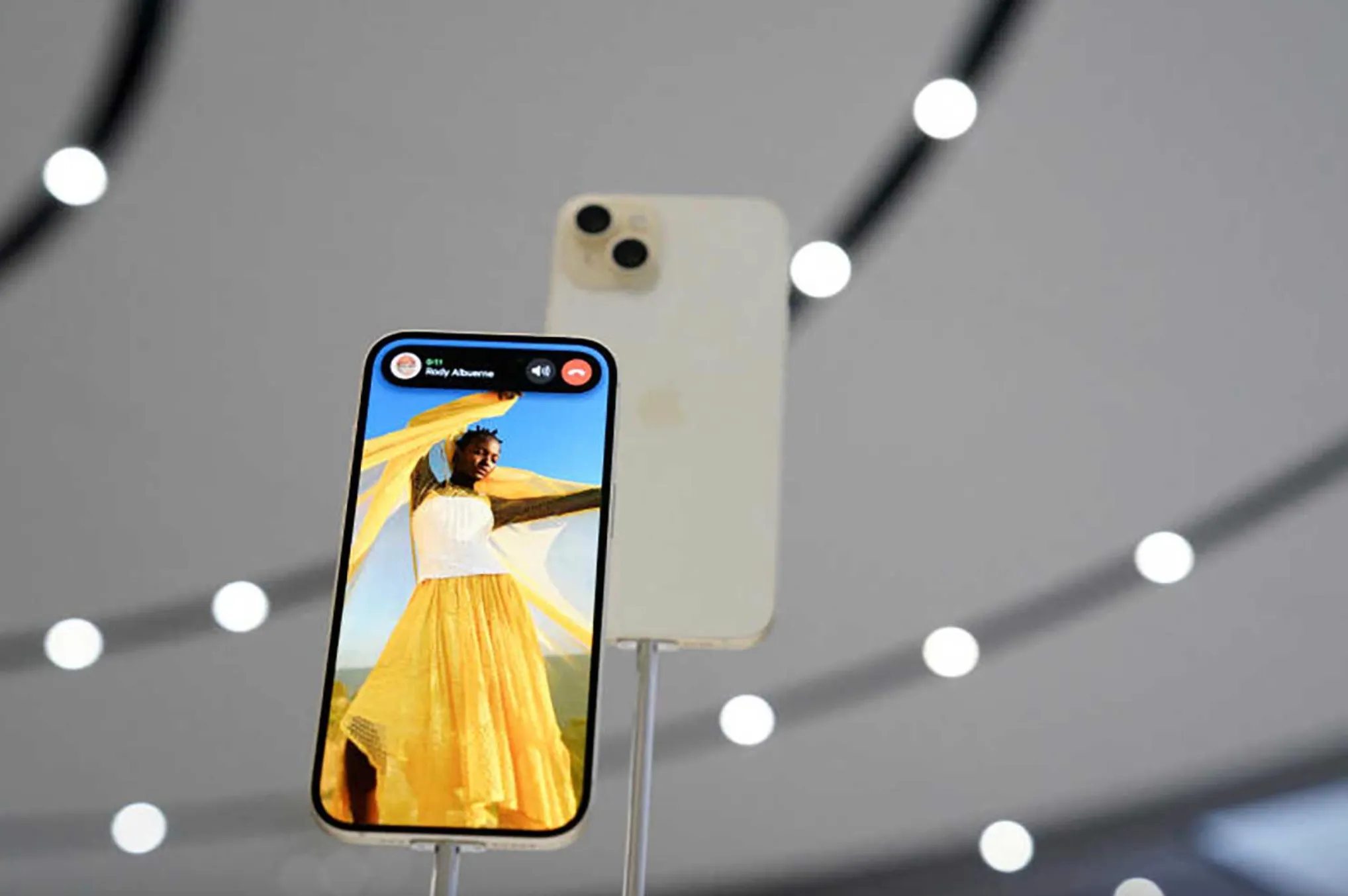 Чем iPhone 15 отличается от iPhone 14? Дисплей, процессор, камера и даже порт для зарядки