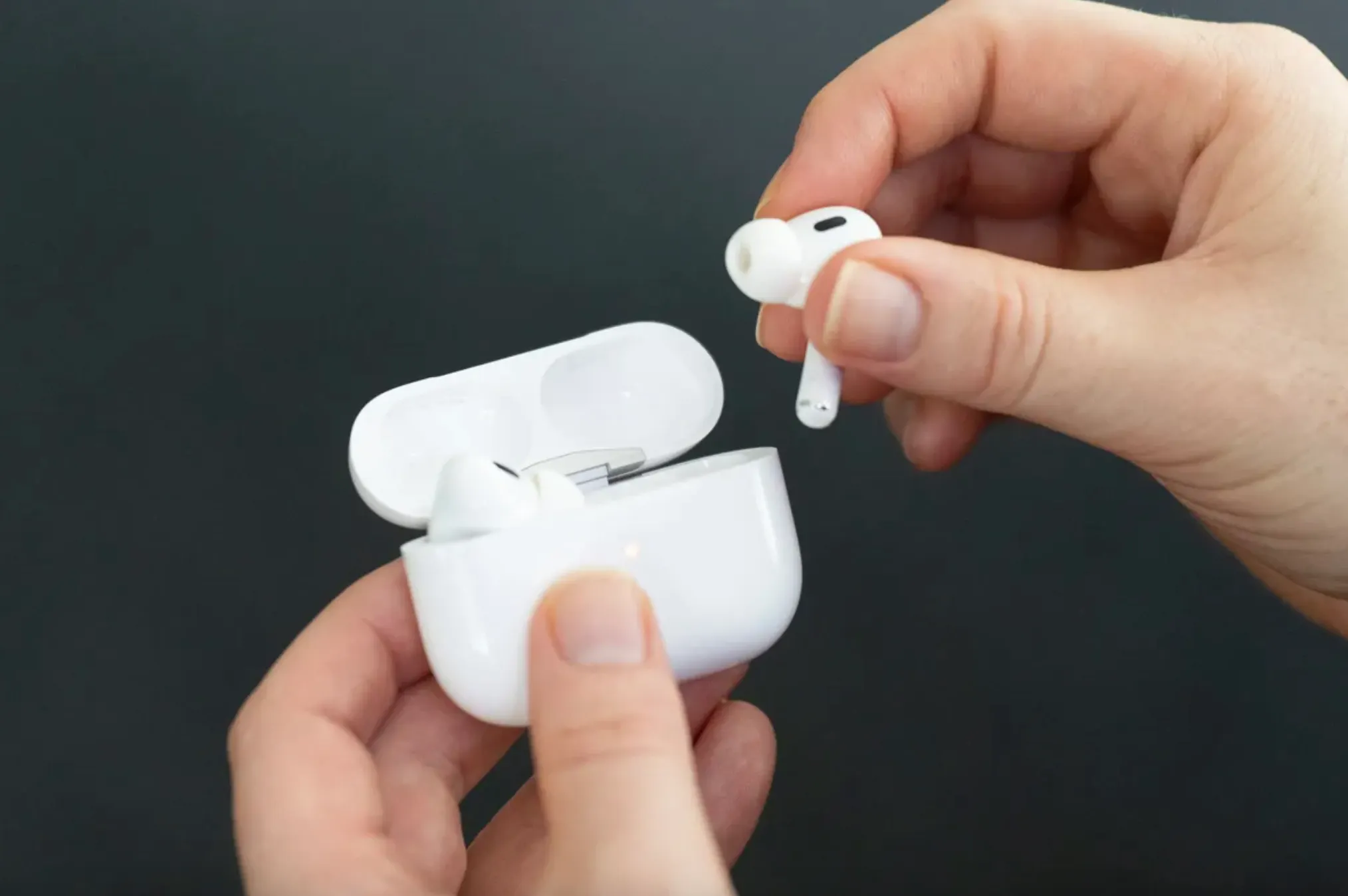 AirPods Pro 2 с USB-C уже можно заказать в России. Ценник неадекватный