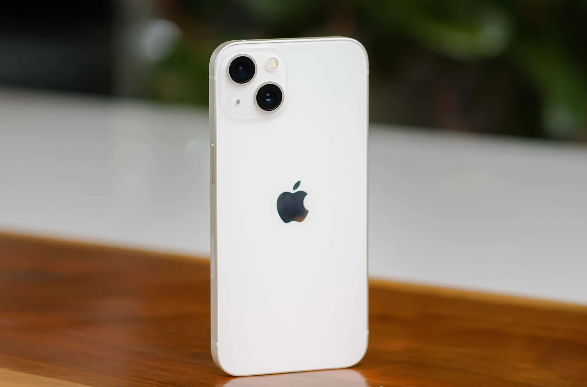Этот iPhone сейчас с отрывом самый выгодный в России. Мы проверили