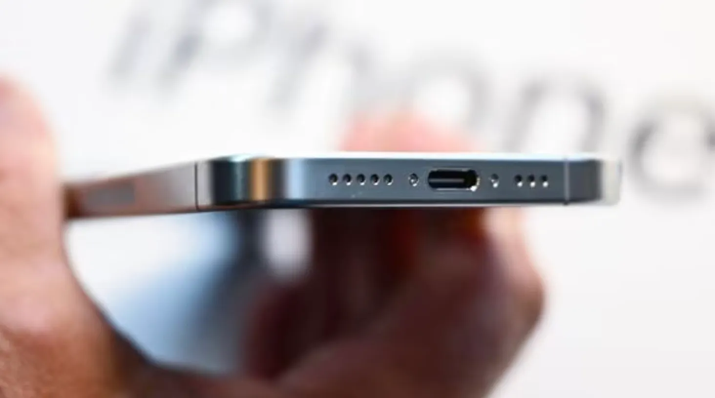 Самая странная фишка iPhone 15. Из-за нее смартфон может оказаться разряженным в критический момент