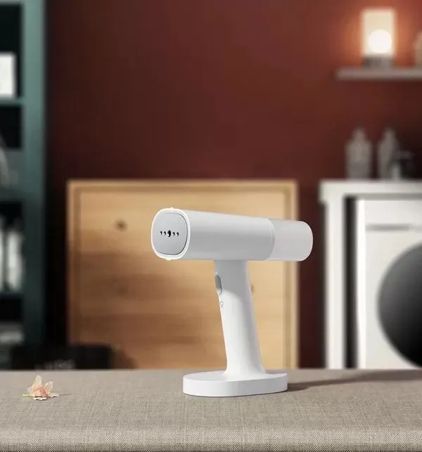 «Отгладил рубашки за минуту». Ручной отпариватель Xiaomi рекордно подешевел в России