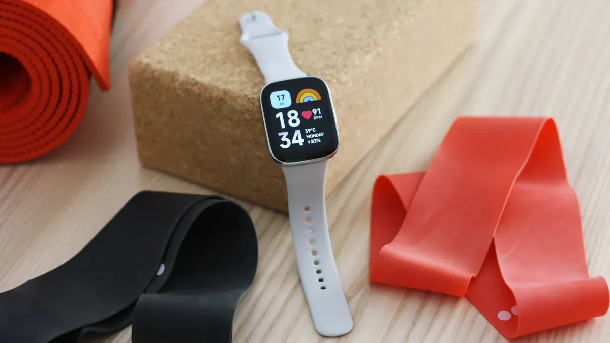 Что брать на Яндекс.Маркете? Xiaomi Redmi Watch Active, бюджетный планшет и компактная колонка