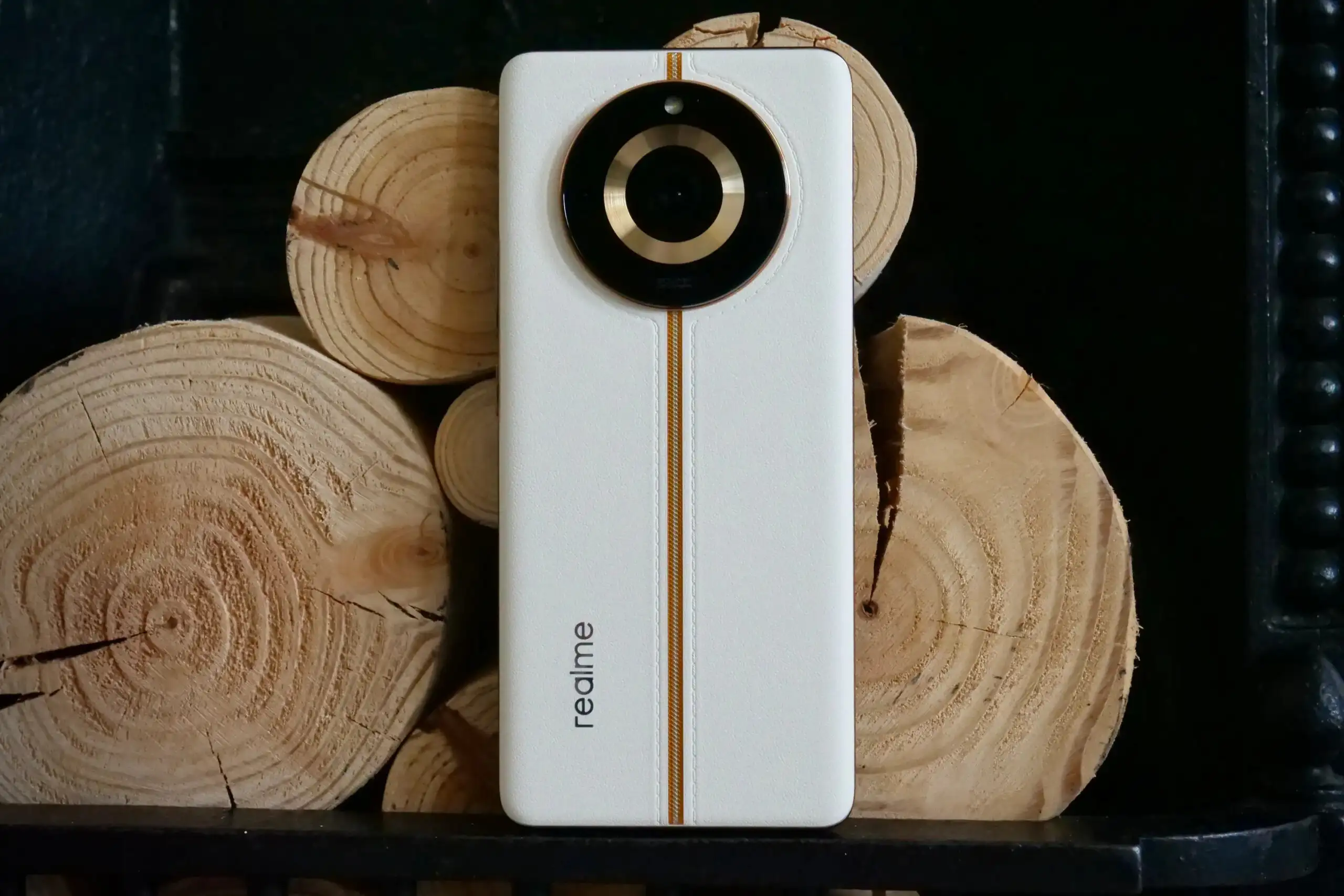 Самый стильный Realme подешевел в России. Теперь его точно стоит брать