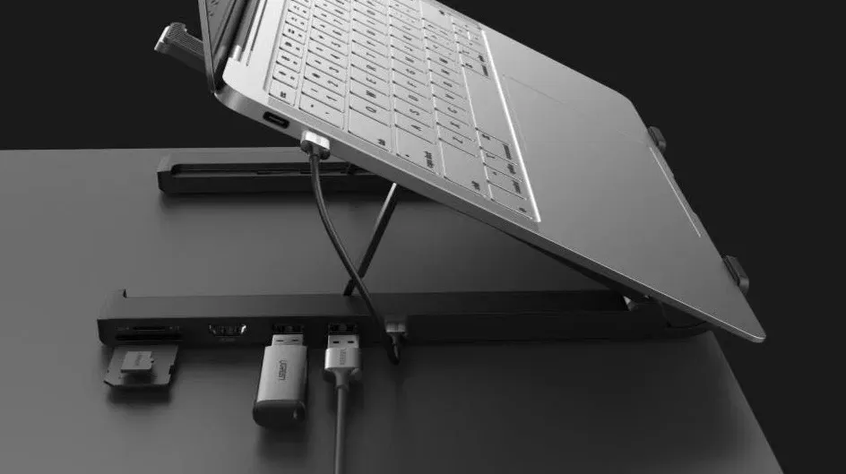 Нашли уникальную подставку для ноутбука с USB-хабом от Ugreen. Очень полезный аксессуар для прокачки рабочего места
