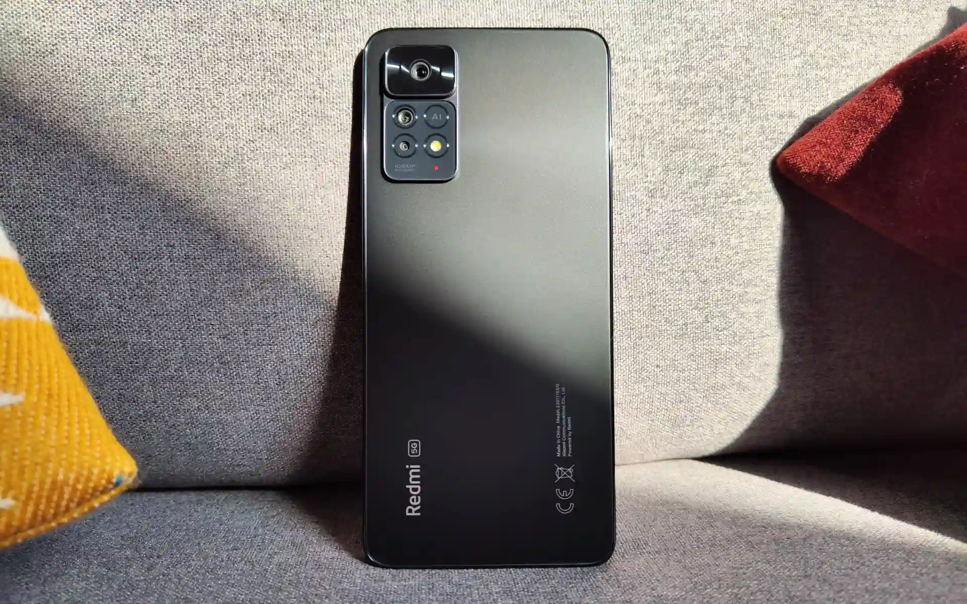 Этому Xiaomi Redmi скоро исполнится 2 года, но он все еще хорош. Смартфон без недостатков за 20 тысяч рублей