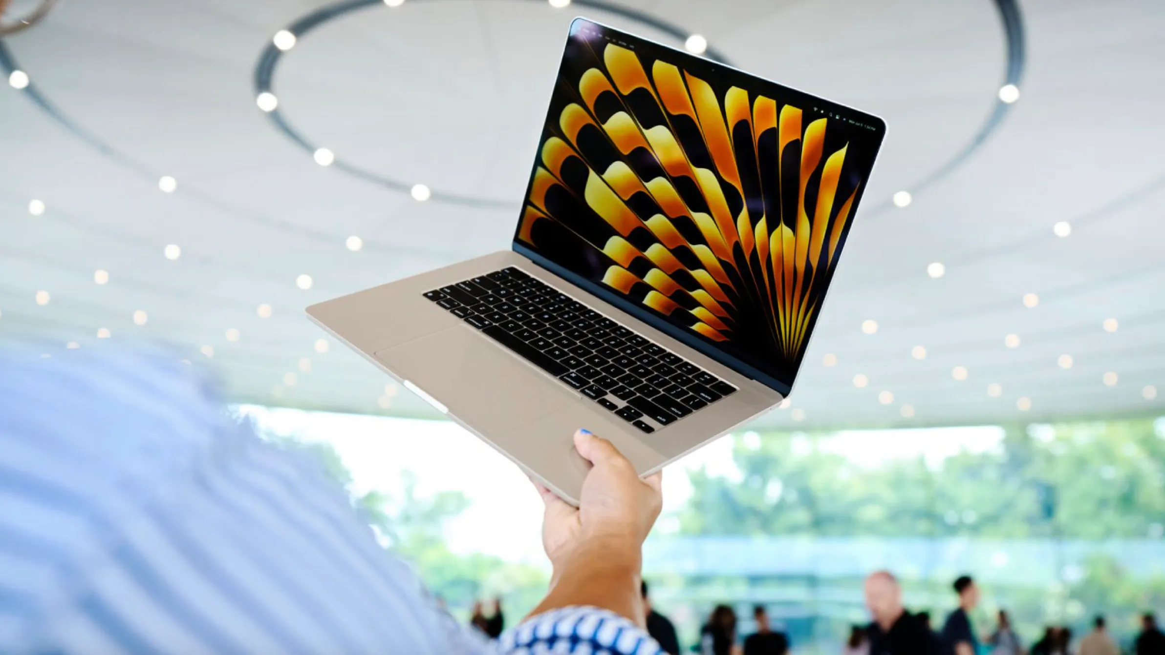 MacBook Air 15 подешевел в России. Три нюанса большого ноутбука, о которых надо знать перед покупкой