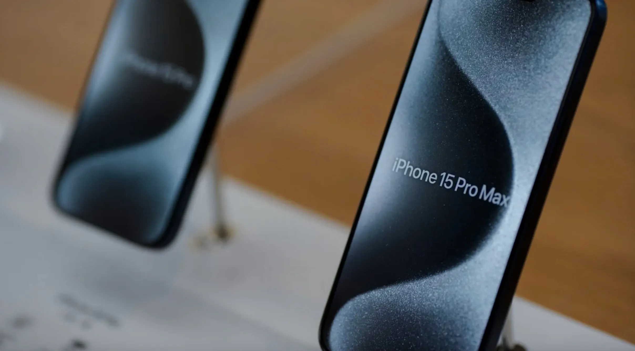 Apple исправила проблему экрана iPhone 15 Pro. Что мы знаем об эффекте остаточного изображения?