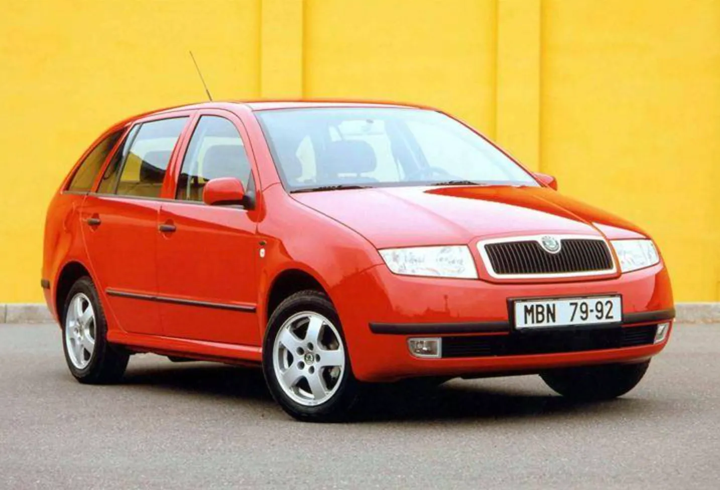 Реально ли купить достойный автомобиль за 300 тысяч рублей? У этой модели Skoda 3 важных преимущества