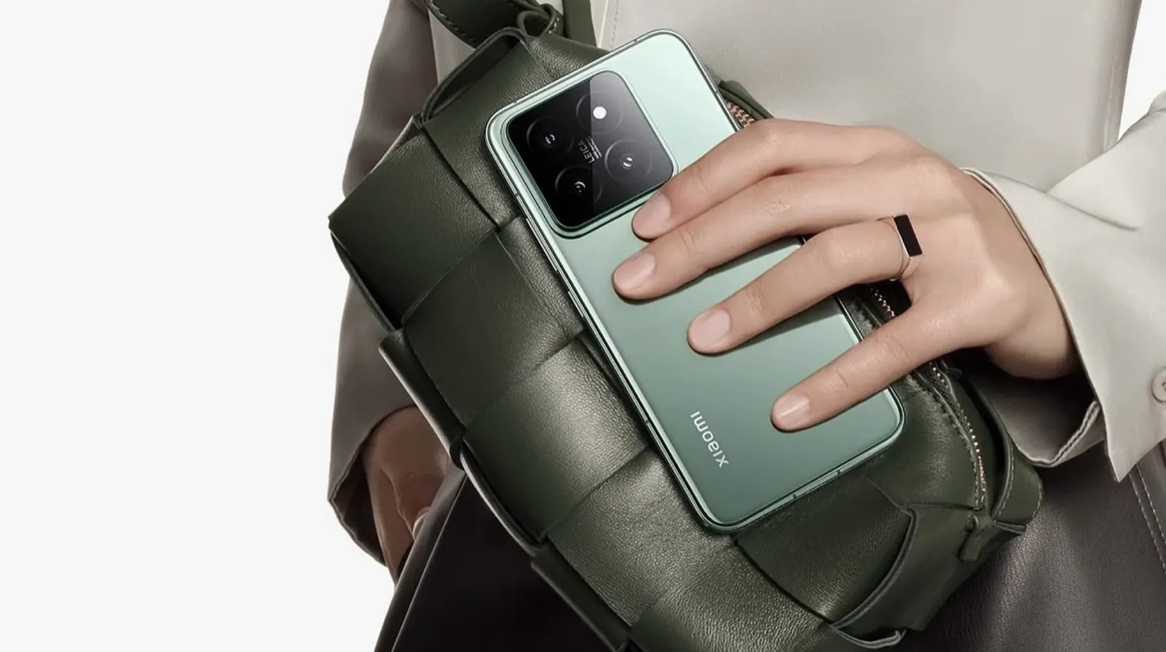 Xiaomi 14 представлен официально. У него новая камера от Leica и HyperOS
