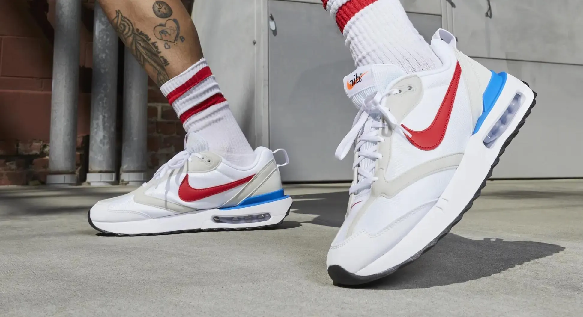 Обувь от Nike обесценилась на Joom. Кроссовки получили шикарные скидки