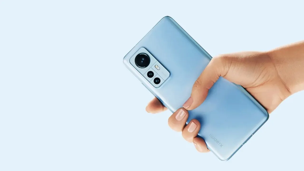 10 самых выгодных смартфонов для покупки в ноябре. Забытый флагман Xiaomi, великий iPhone и другие