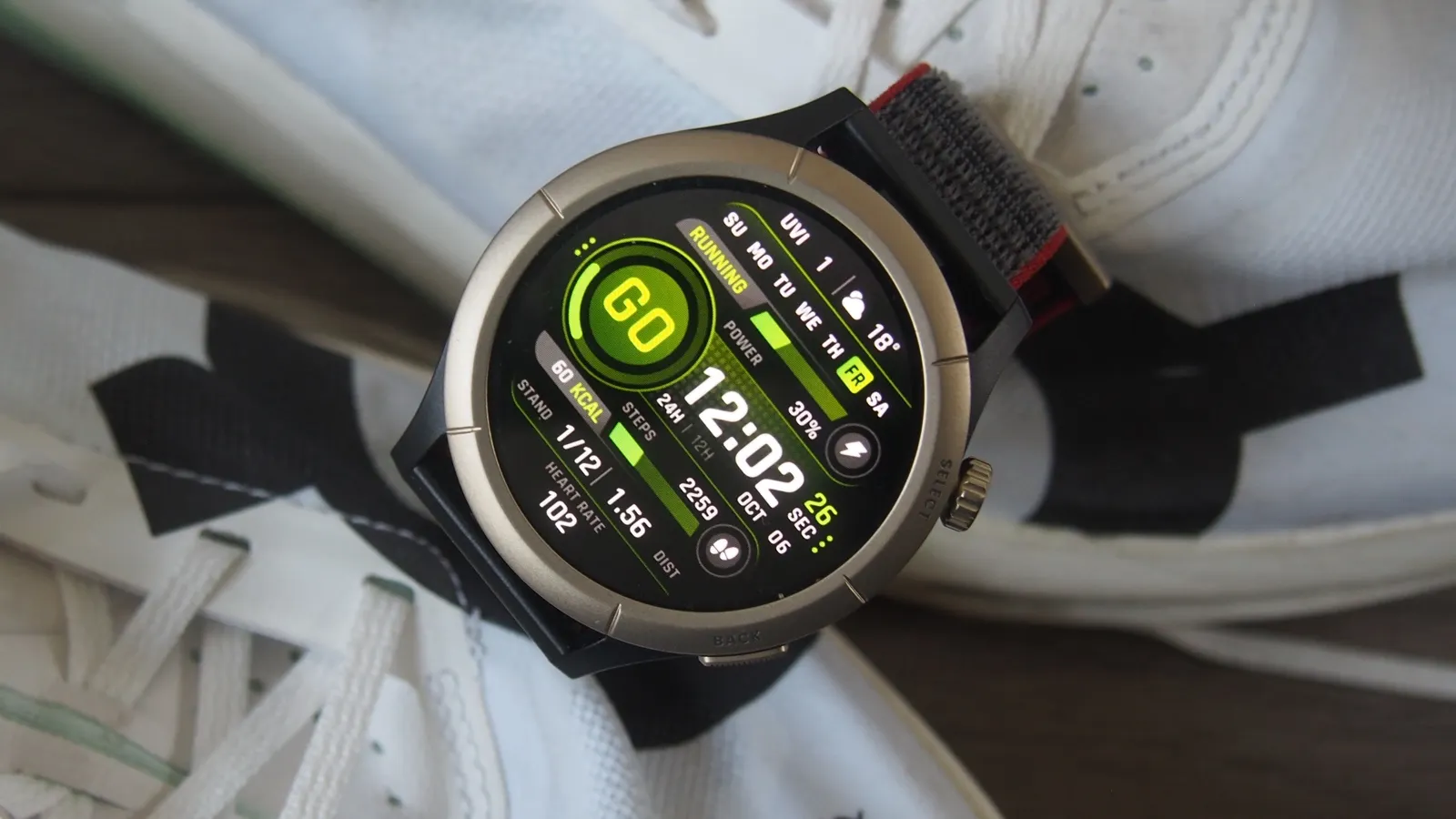 Мощные часы Amazfit с титановым корпусом сливают на Али. У них куча полезных функций и бешеная автономность