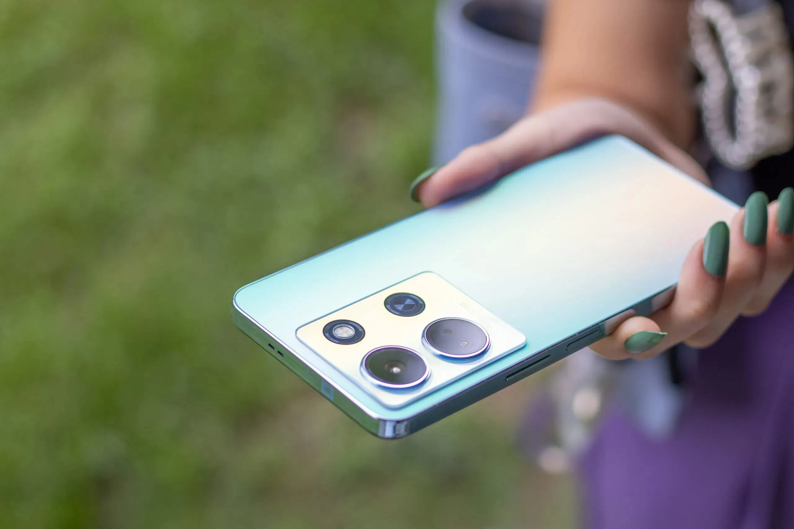«За свои деньги топ». Бюджетник Infinix порвал российский рынок