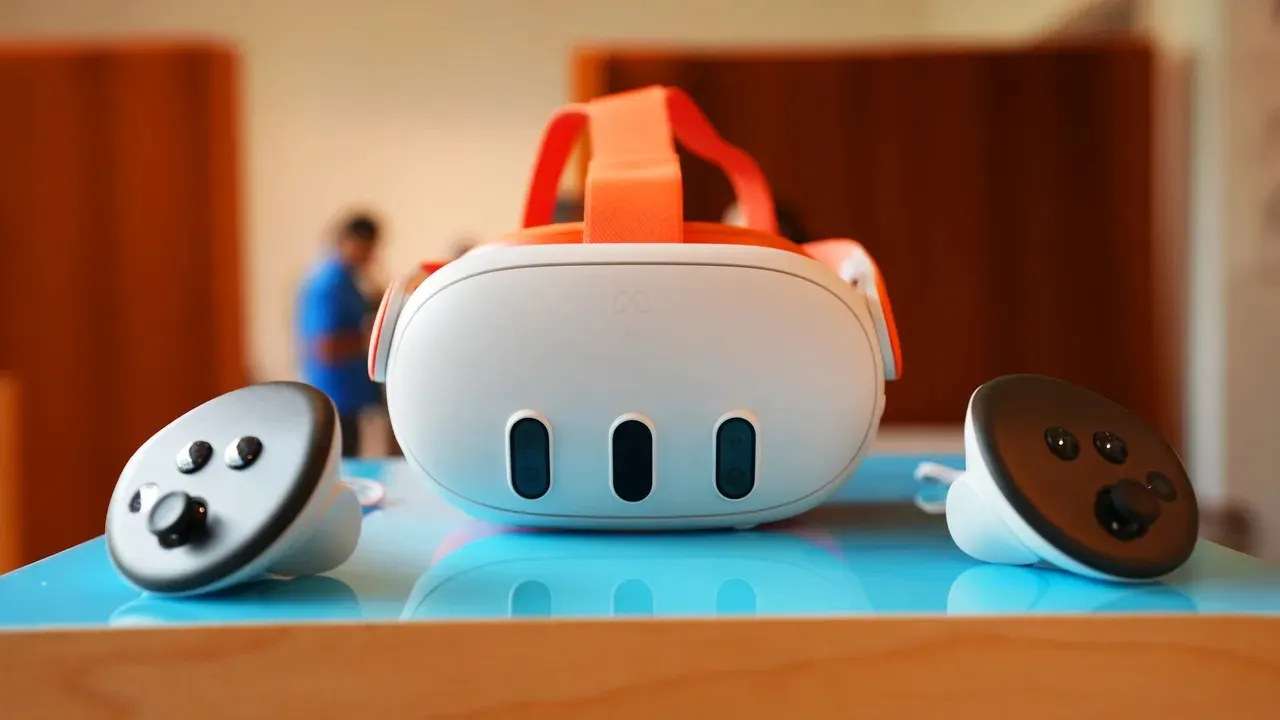 Стоит ли брать Oculus Quest 3? Новый шлем виртуальной реальности уже можно заказать