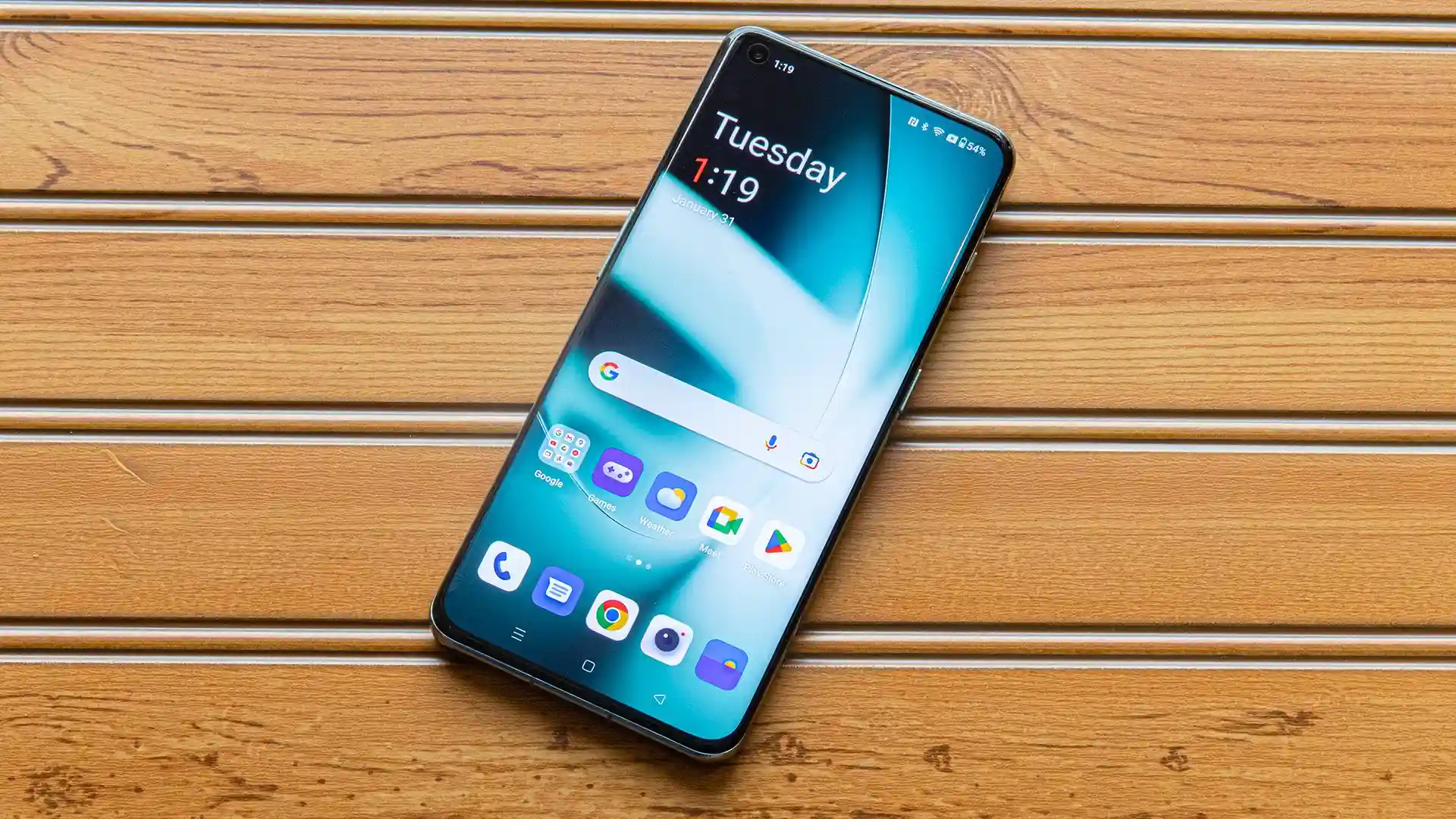 Этот OnePlus — главный флагман бренда. Он буквально рухнул в цене на Али