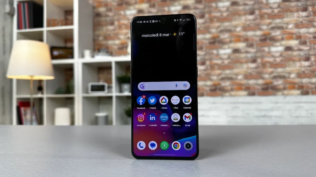 5 главных новинок Realme в 2023 году. От бабушкофона до игрового флагмана