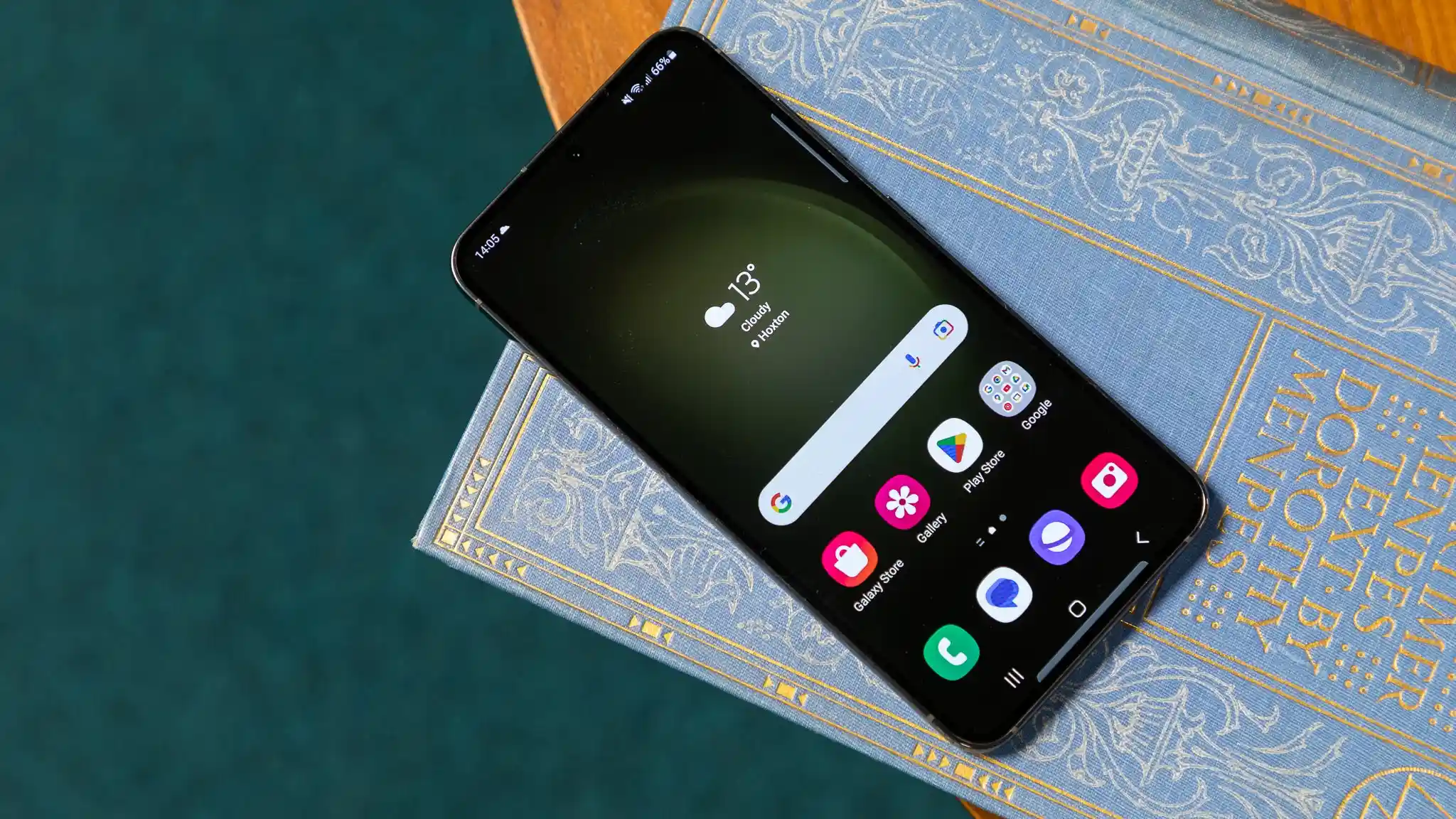 Подешевел хитовый Samsung Galaxy. Вот 5 его главных фишек