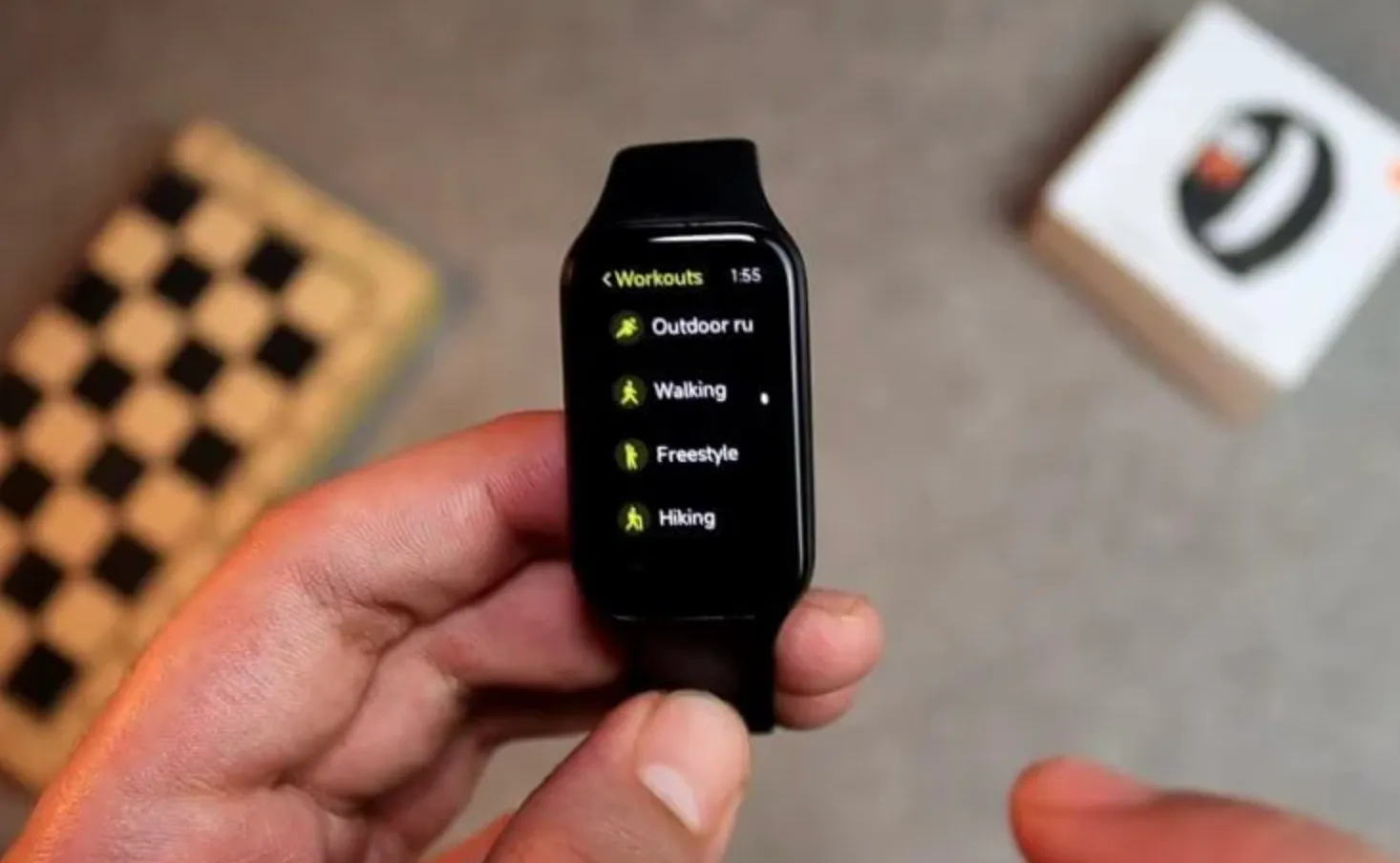 Xiaomi Band 8 Active заметно подешевел. Он подходит для спорта и стоит меньше 2 тысяч рублей