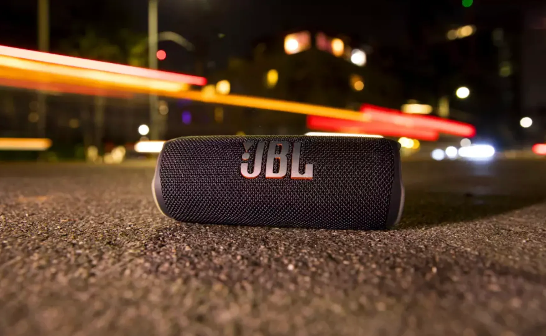 5 лучших Bluetooth-колонок для большой компании. Варианты от JBL до «Урала»