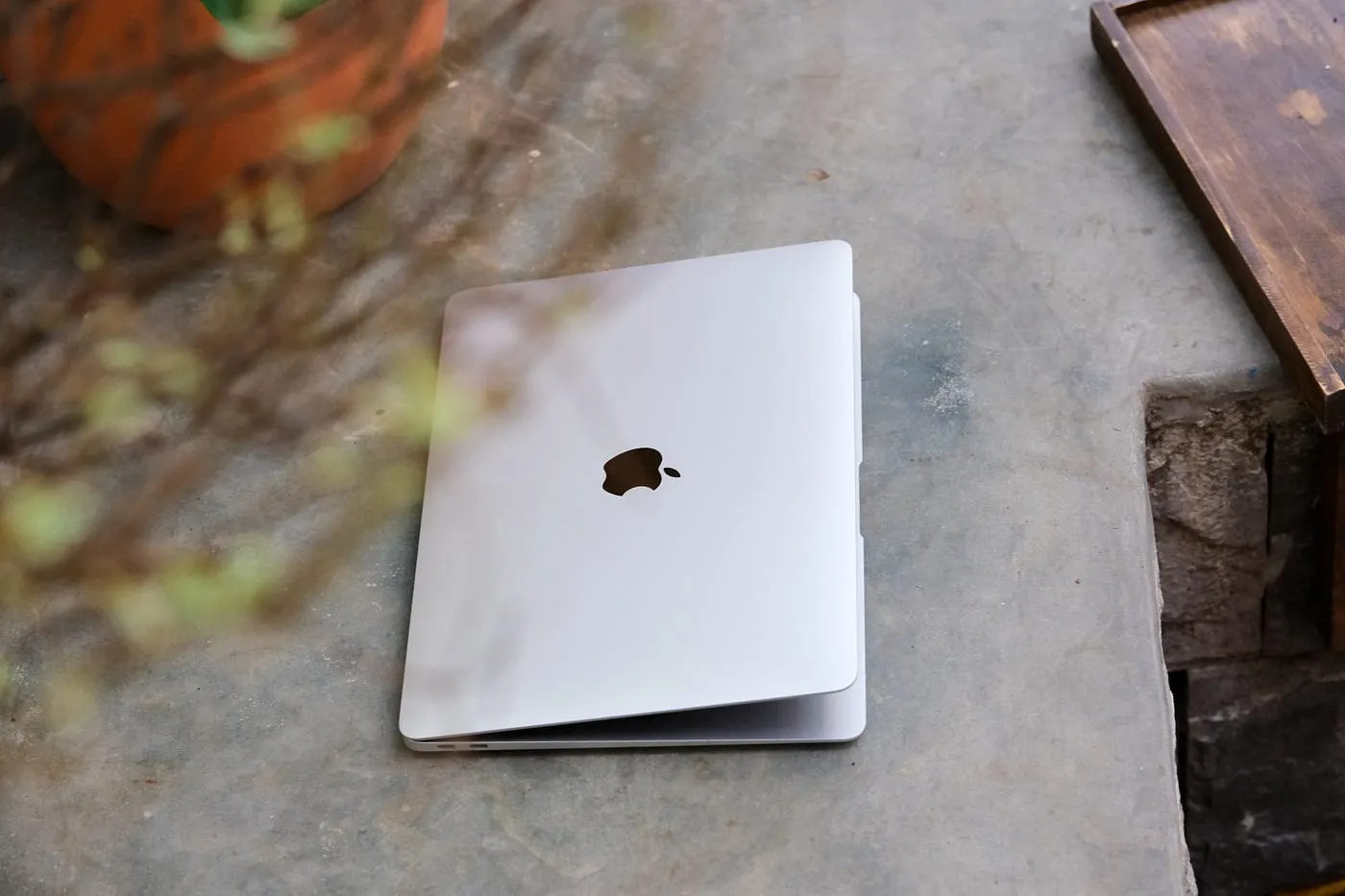 Легендарный MacBook внезапно подешевел в России. Его можно смело брать и в 2023 году